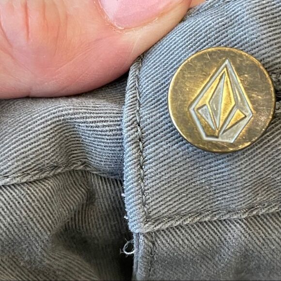 Volcom Gray Classic Chino Flat Front Shorts - 30 - Picture 4 of 7